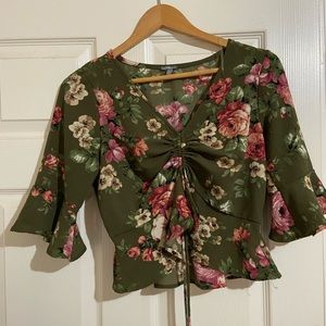 Green 1/2 sleeve floral v neck blouse